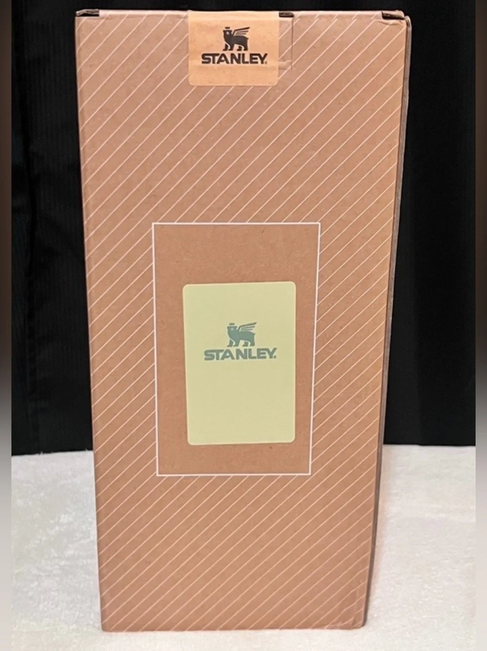 Stanley 40oz Quencher H2.0 FlowState Tumbler Citron NIB - Picture 2 of 8